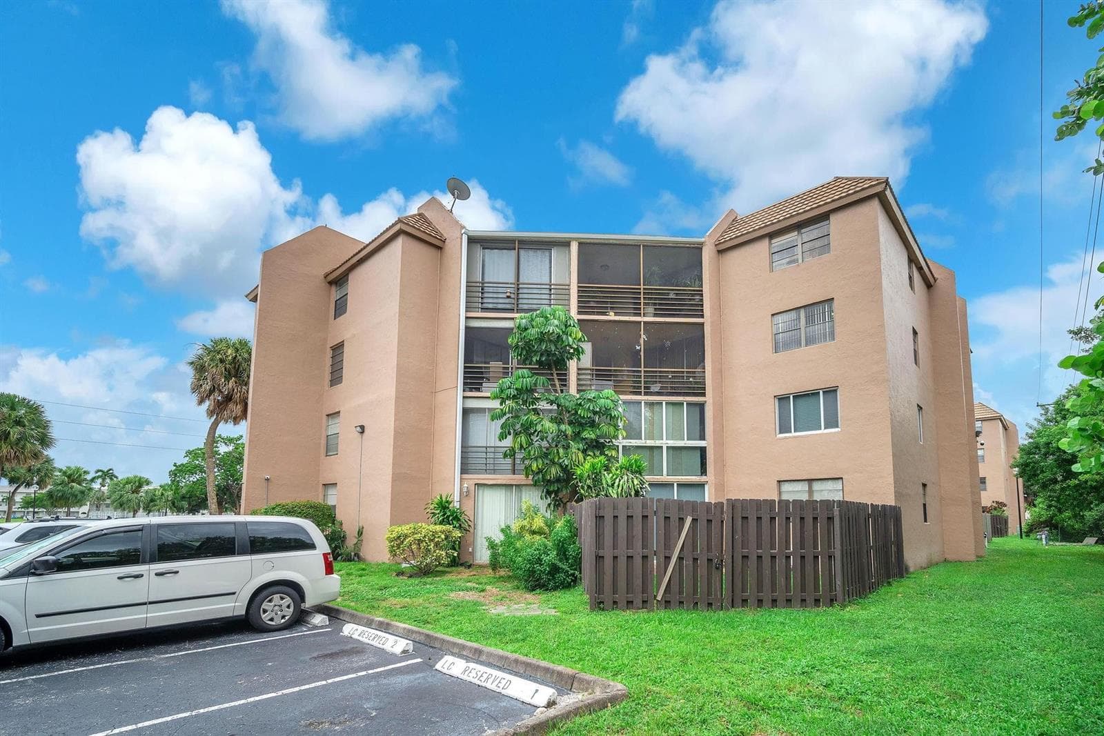 3100 N Pine Island Road # 306, Sunrise FL 33351 photo 2