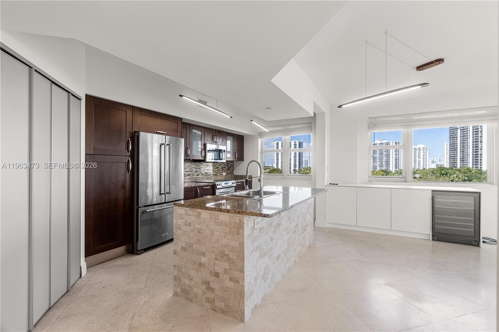 20000 E Country Club Dr # 716, Aventura FL 33180 photo 4