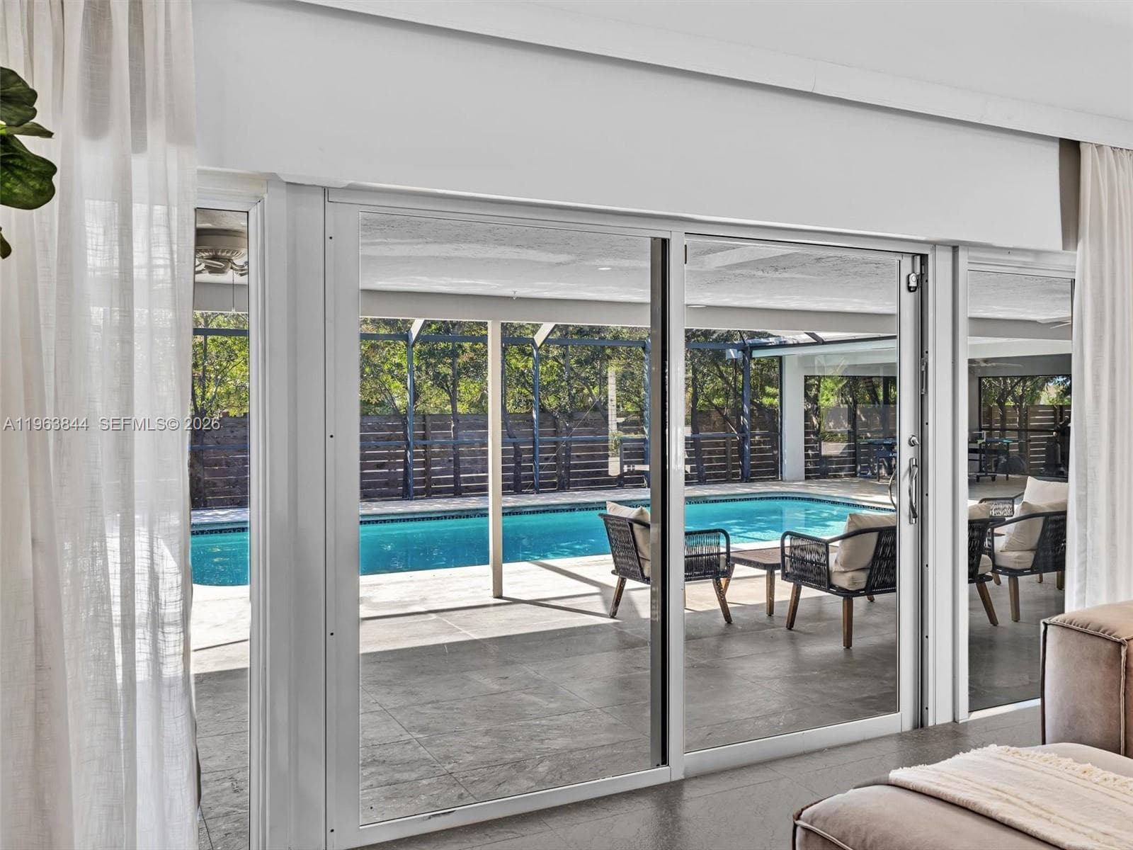 840 S Southlake Dr, Hollywood FL 33019 photo 4
