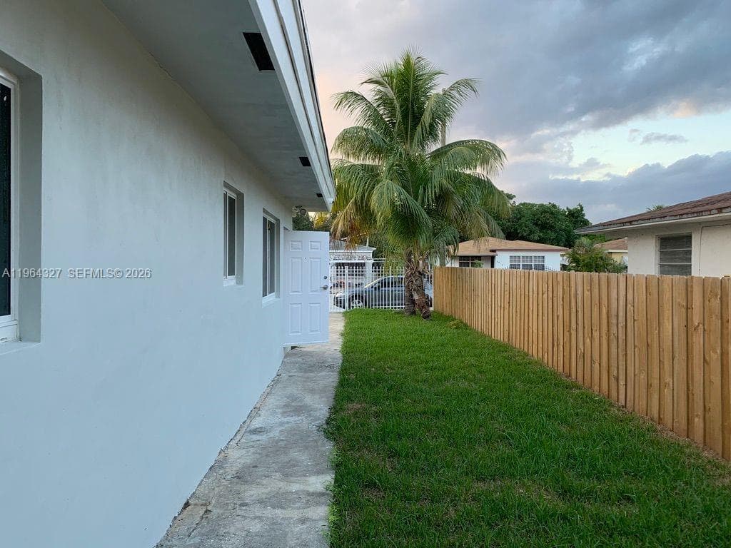 6801 NW 2nd Ct, Miami FL 33150 photo 5