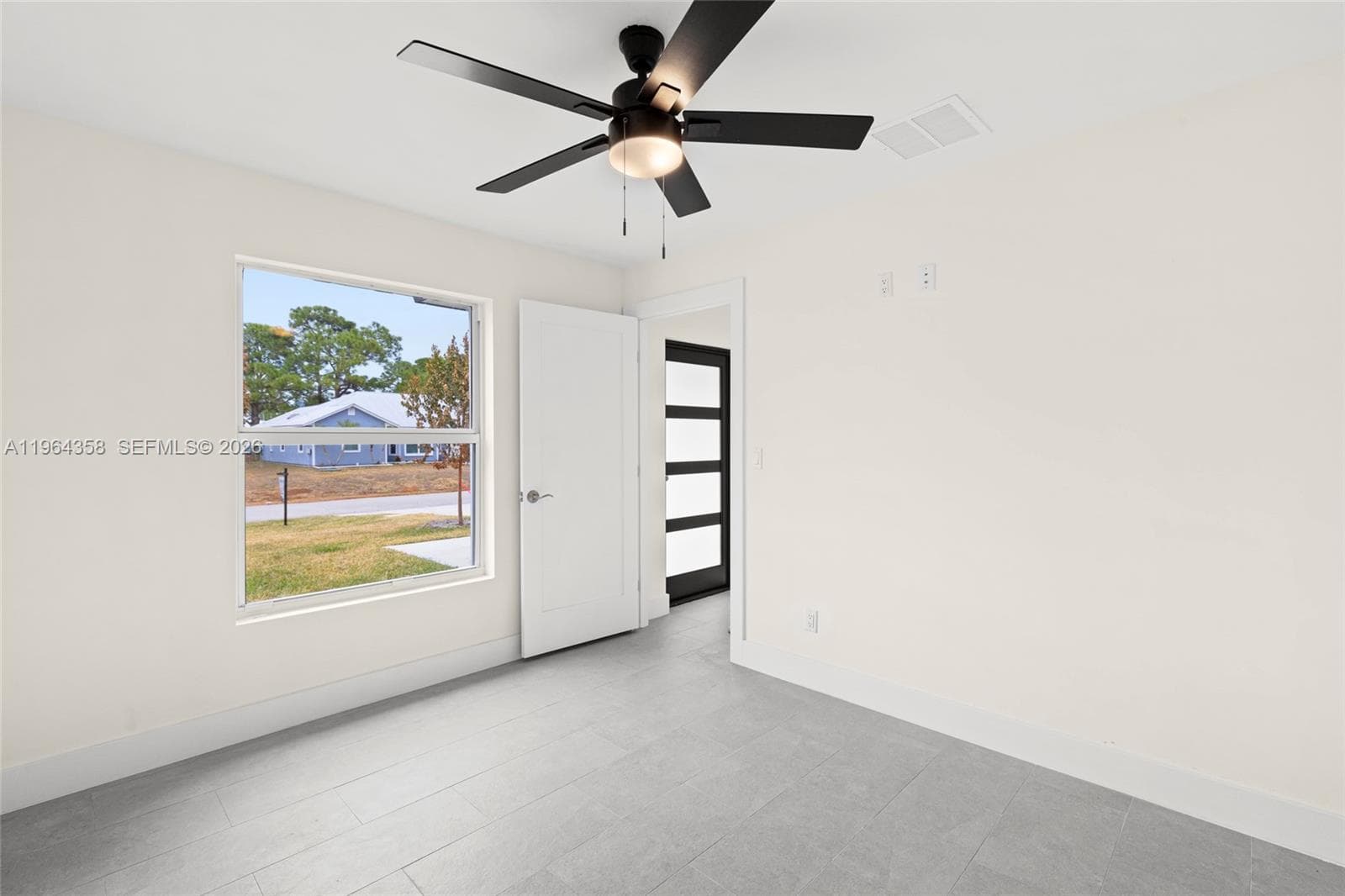 560 SW Carter Ave, Port St. Lucie FL 34983 photo 5