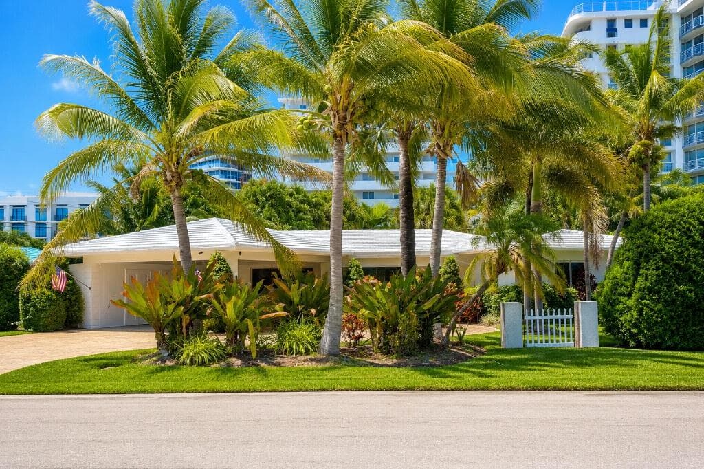 2200 NE 32nd Avenue, Fort Lauderdale FL 33305 photo 2