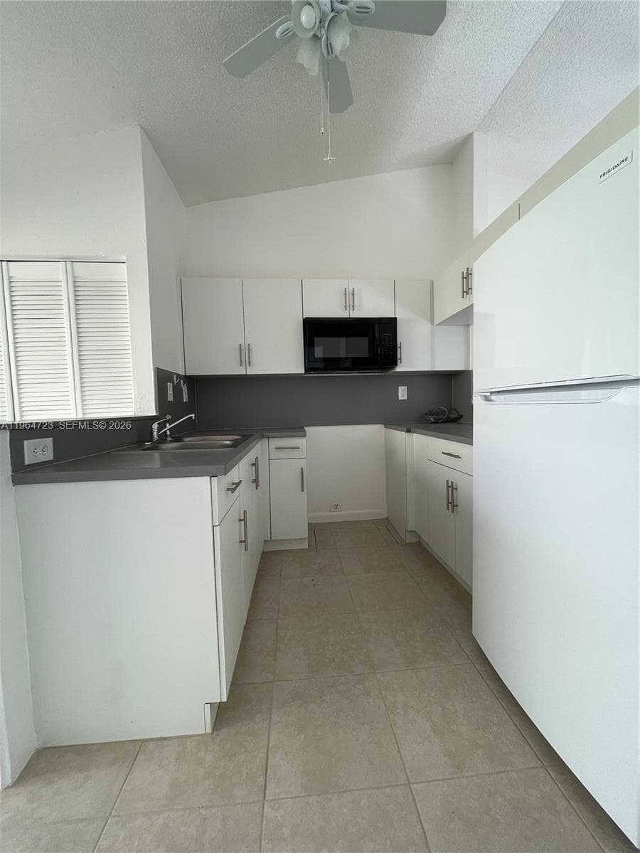 1210 San Remo Cir # ., Homestead FL 33035 photo 2