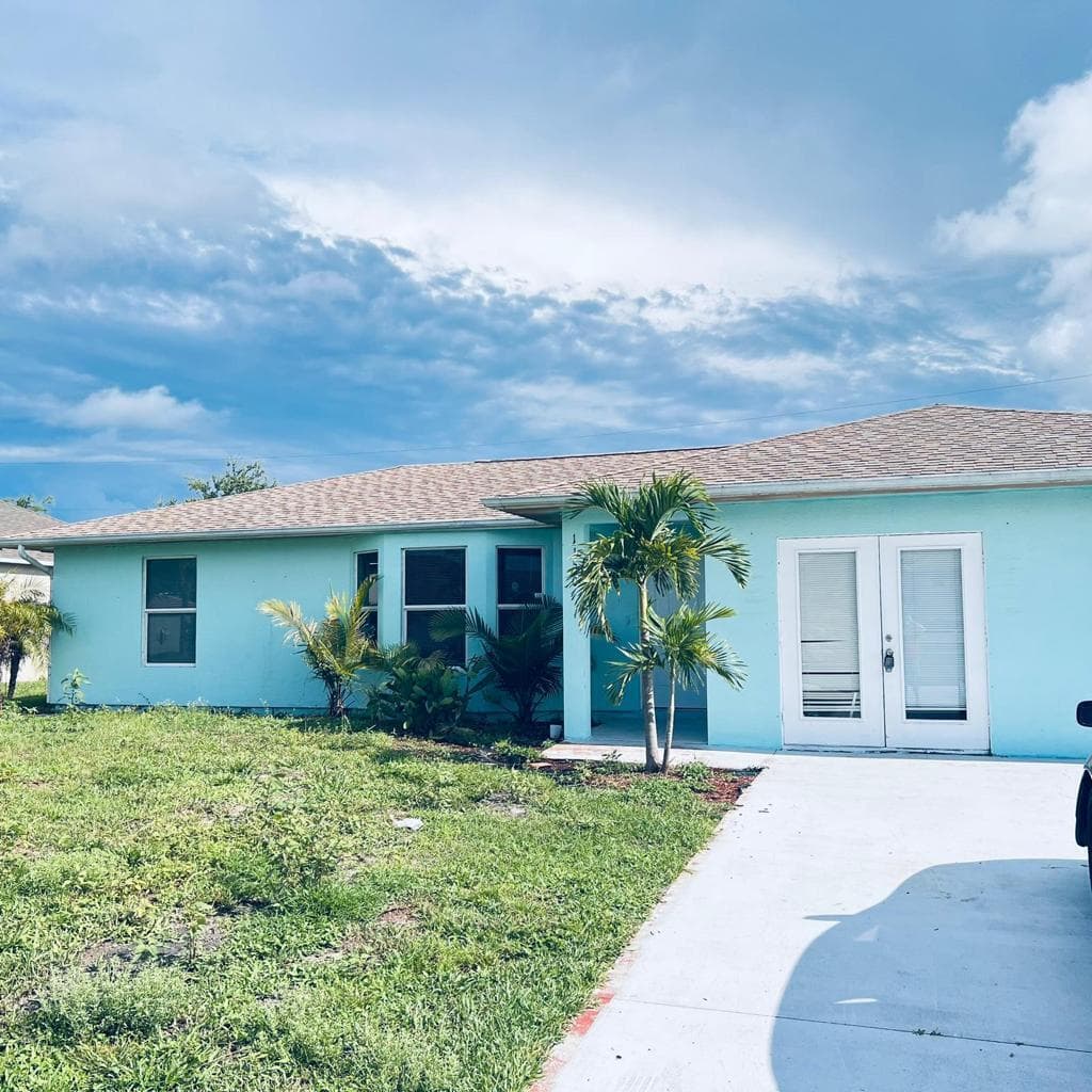 1150 SW Haleyberry Avenue, Port St. Lucie FL 34953 photo 2