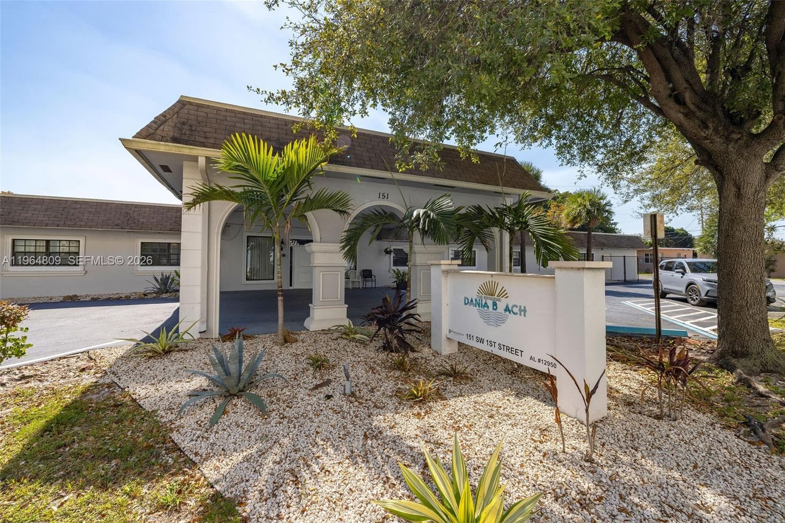 151 SW 1st St, Dania Beach FL 33004