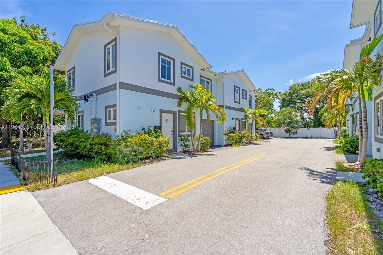 507 NW 8th Ave  #2, Fort Lauderdale FL 33311 photo 2
