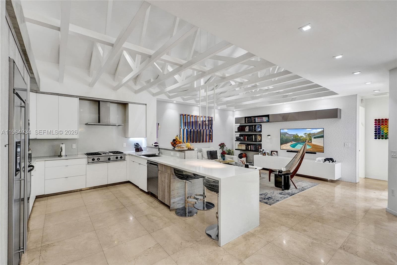 1662 Diplomat Dr, Miami FL 33179 photo 3