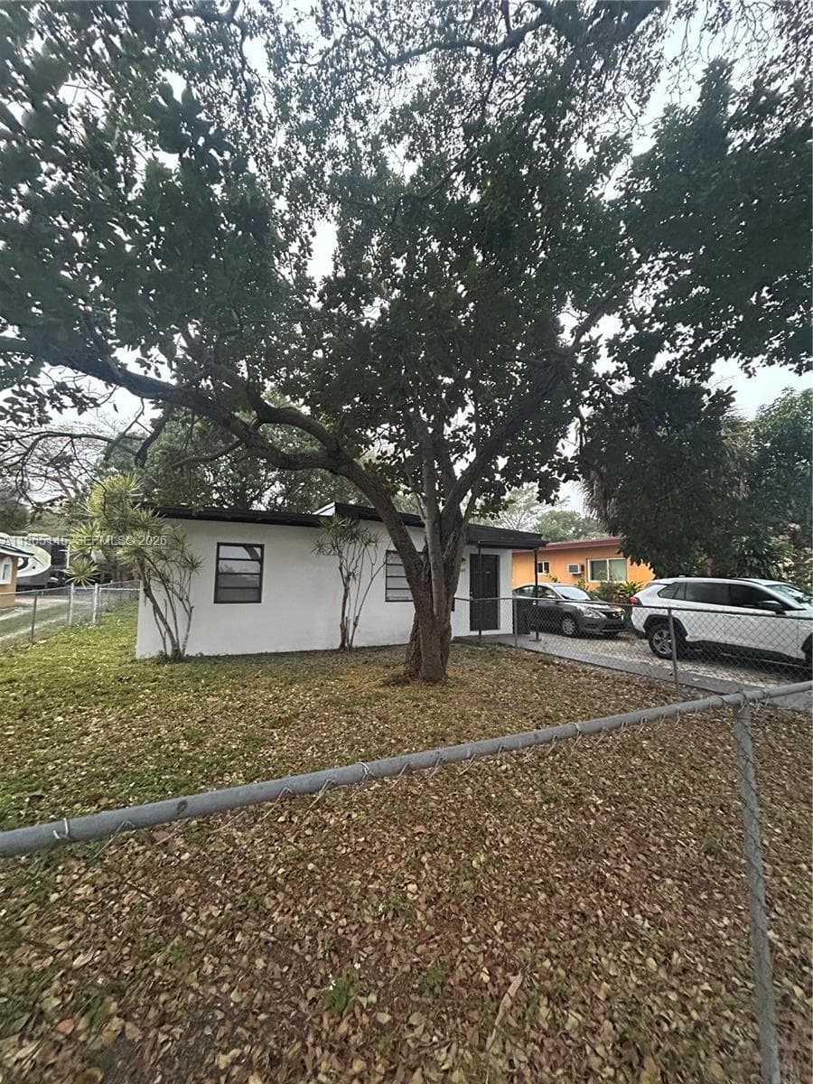 1080 NW 121st St, North Miami FL 33168