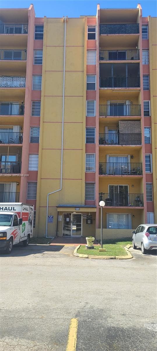 4801 NW 7 ST # 16, Miami FL 33126