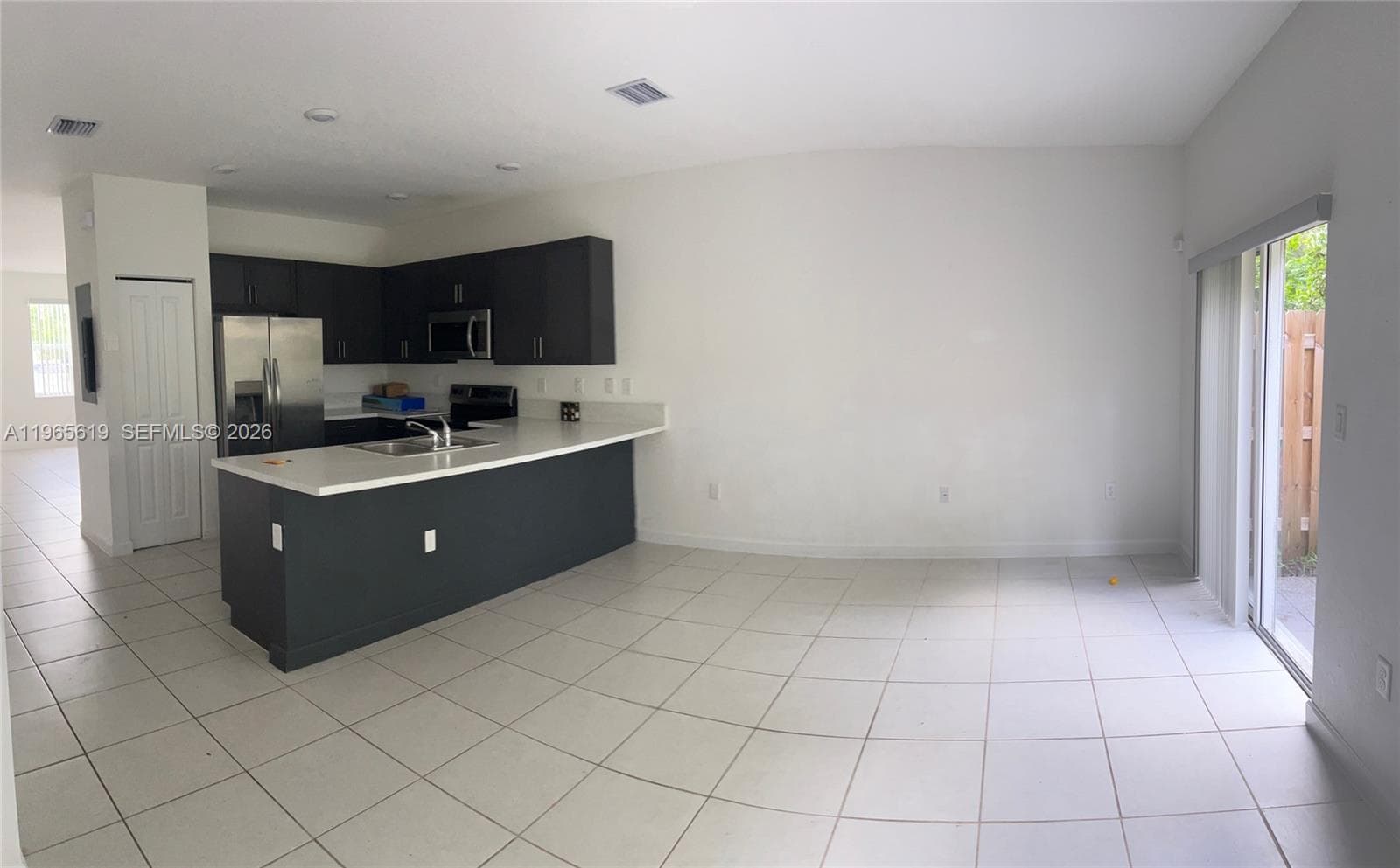 2672 SE 19th St, Homestead FL 33035 photo 2