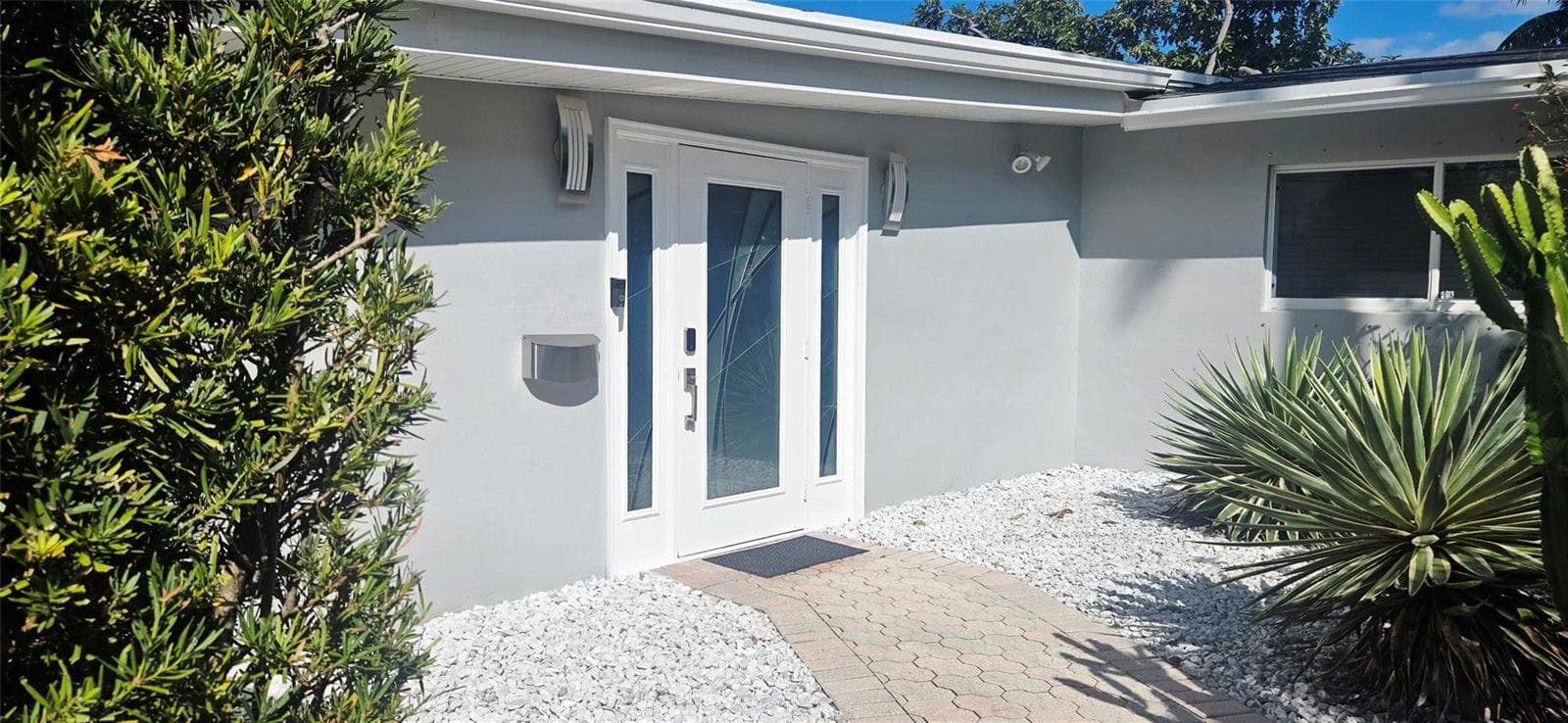 3044 NE 15th Terrace, Oakland Park FL 33334 photo 2