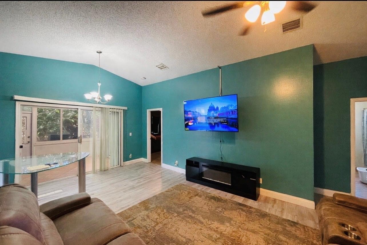 244 Caribe Court, FL 33413 photo 5