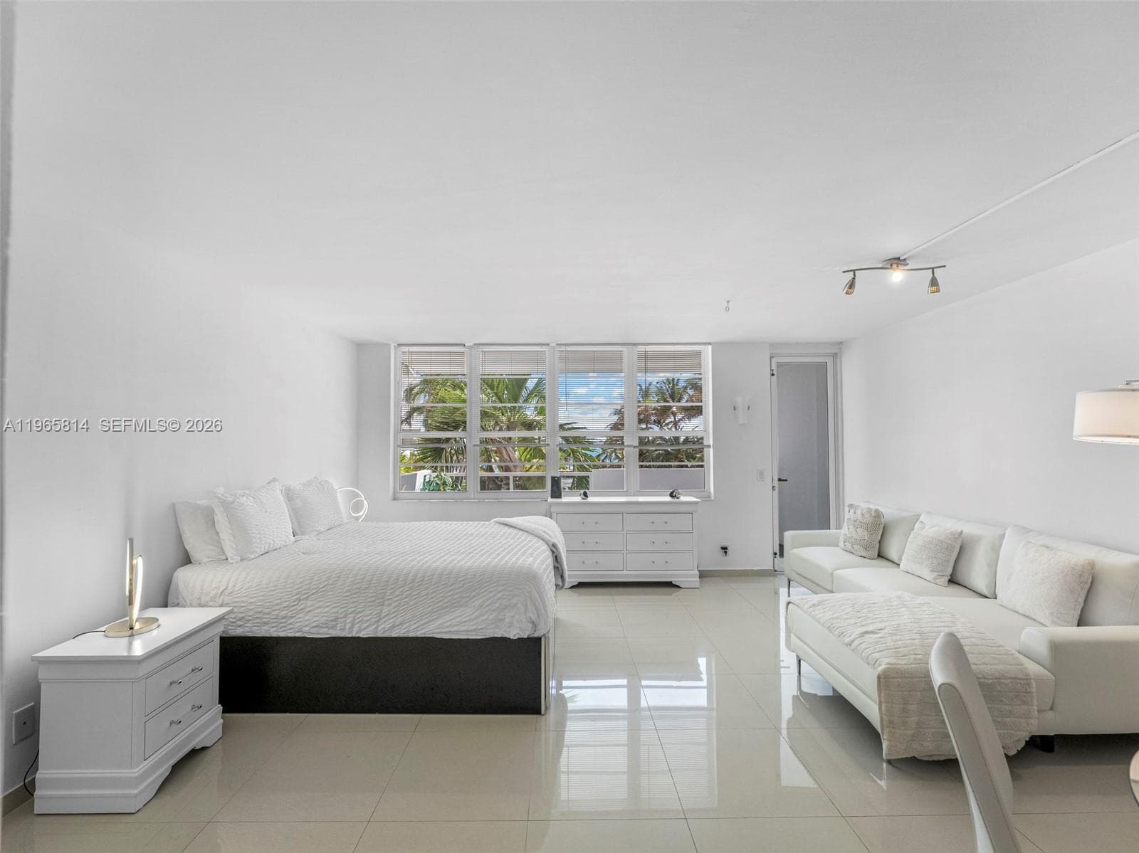 100 Lincoln Rd # 417, Miami Beach FL 33139 photo 2