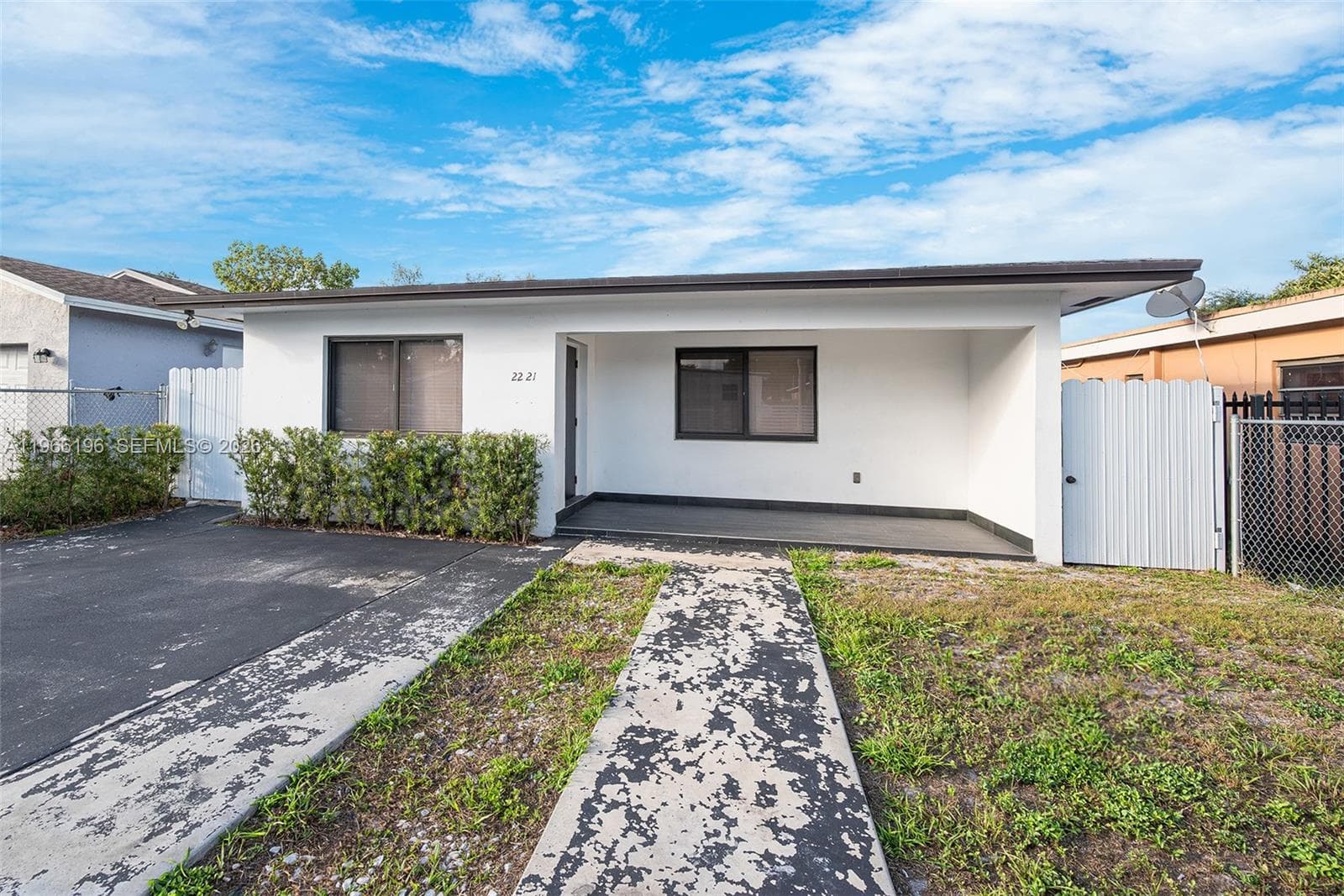 2221 Charleston St, Hollywood FL 33020 photo 2
