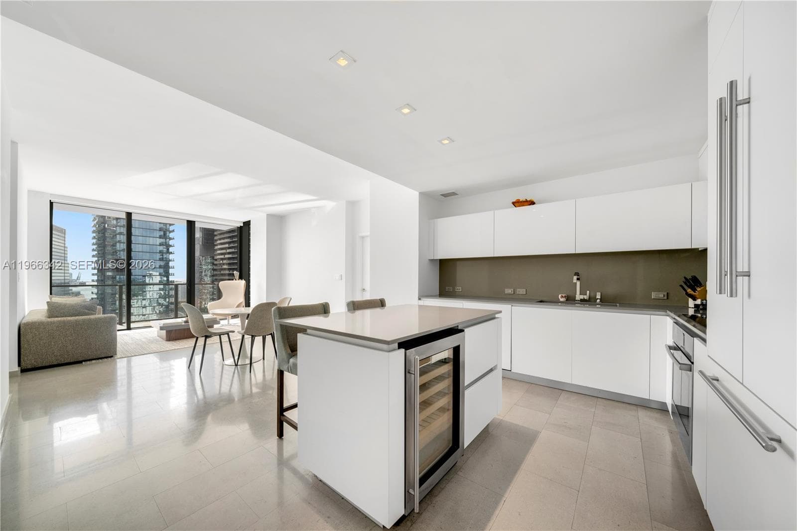 88 SW 7th St # 2105, Miami FL 33130 photo 5