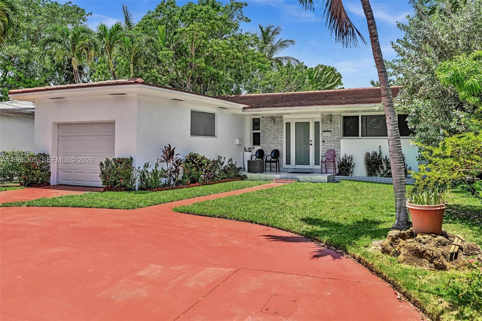9524 Byron Ave, Surfside FL 33154 photo 5