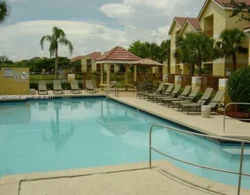 7610 Westwood Dr # 120, Tamarac FL 33321 photo 2