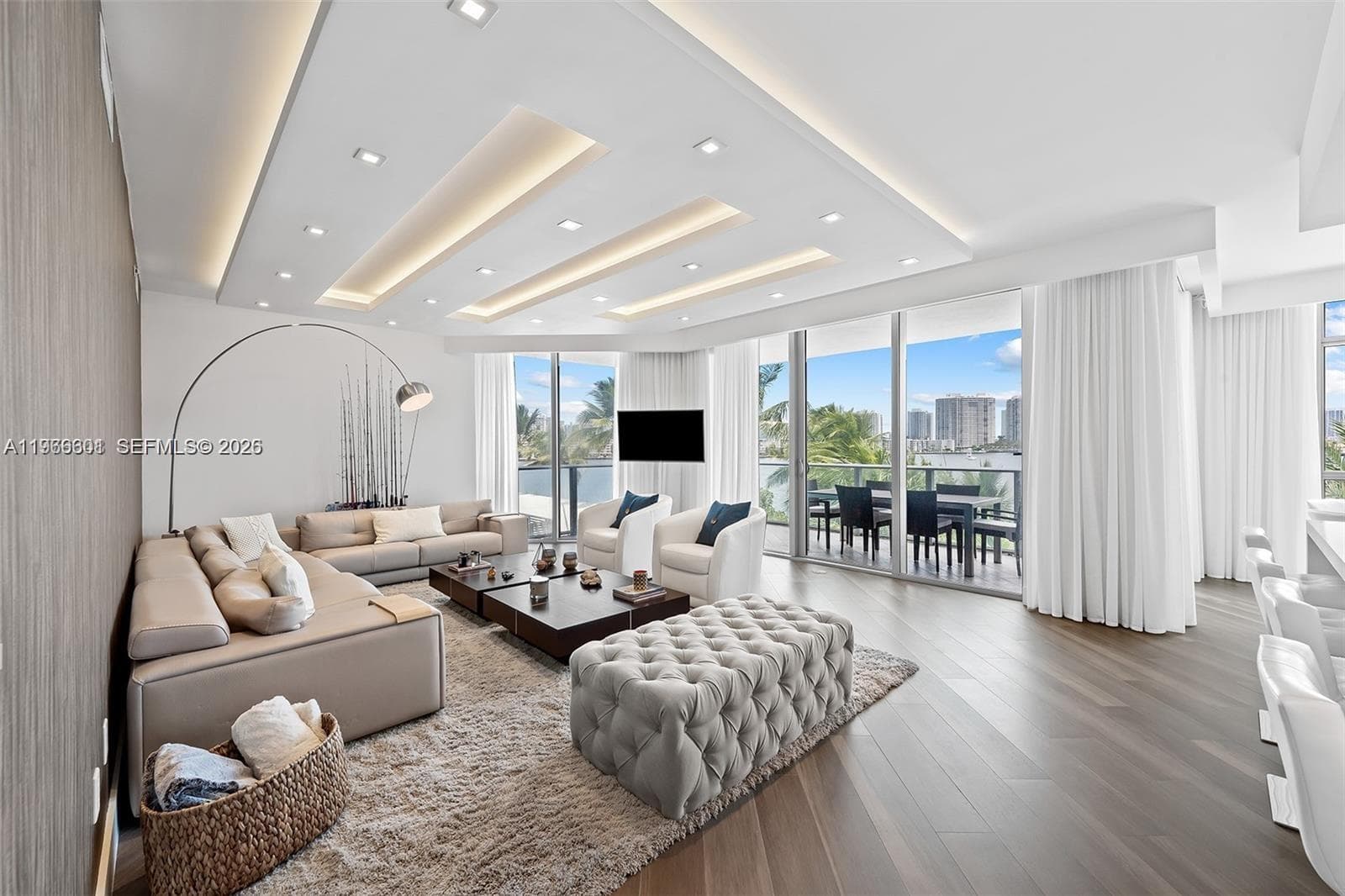 17301 Biscayne Blvd # 2110, North Miami Beach FL 33160 photo 2