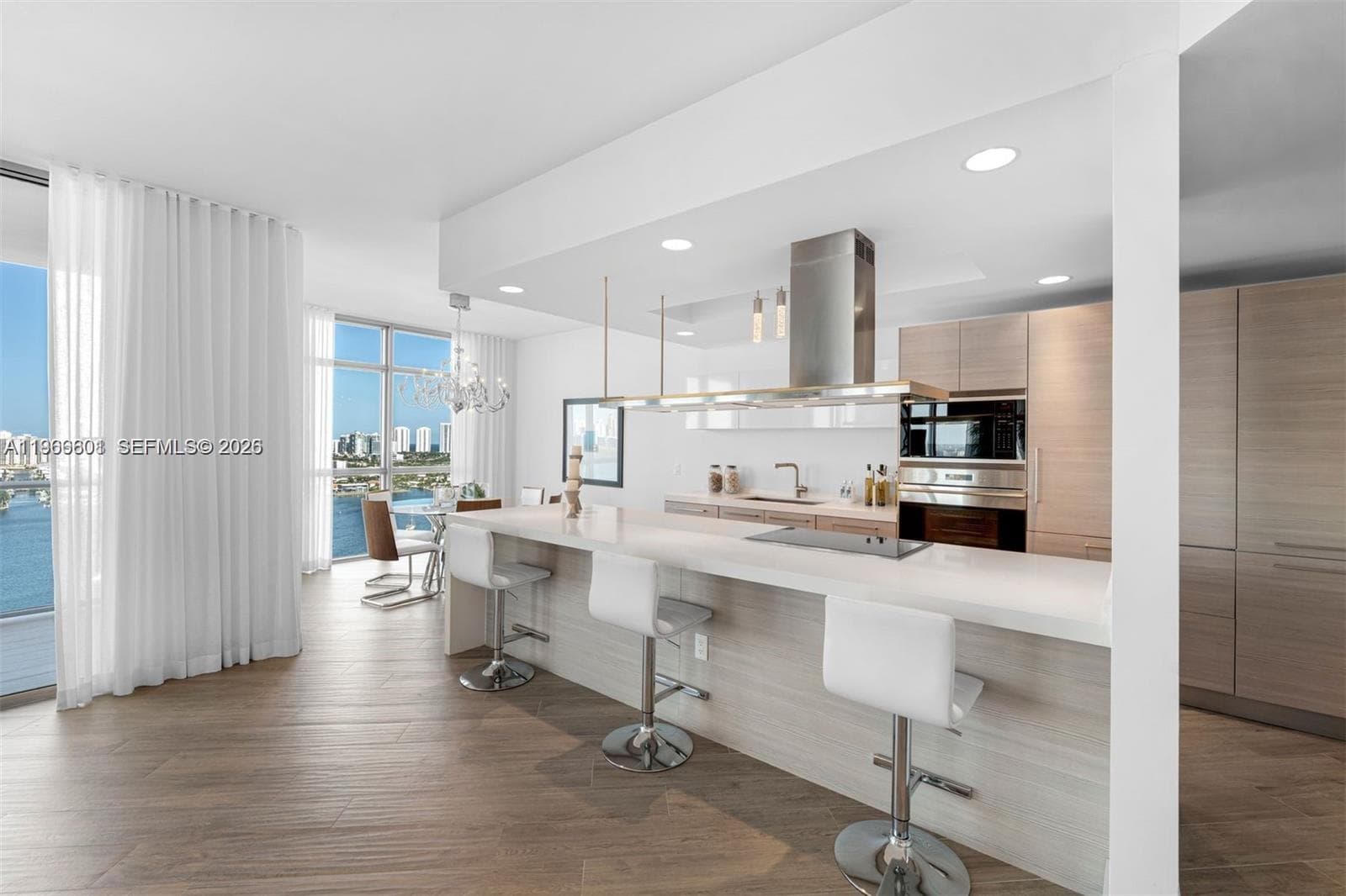 17301 Biscayne Blvd # 2110, North Miami Beach FL 33160 photo 4