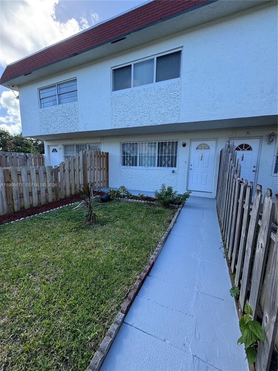 1481 NE 150th St # 102, Miami FL 33161 photo 3