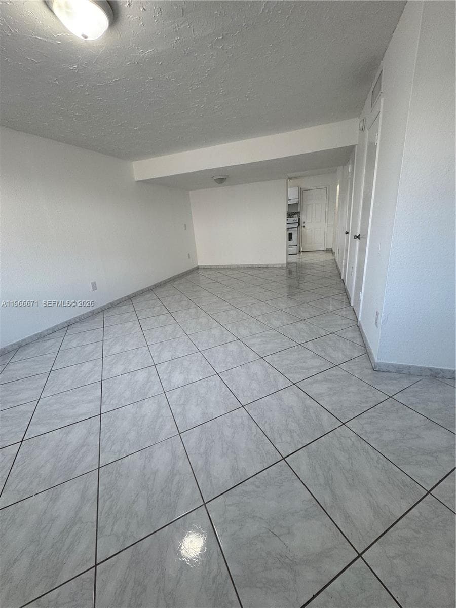 1481 NE 150th St # 102, Miami FL 33161 photo 5