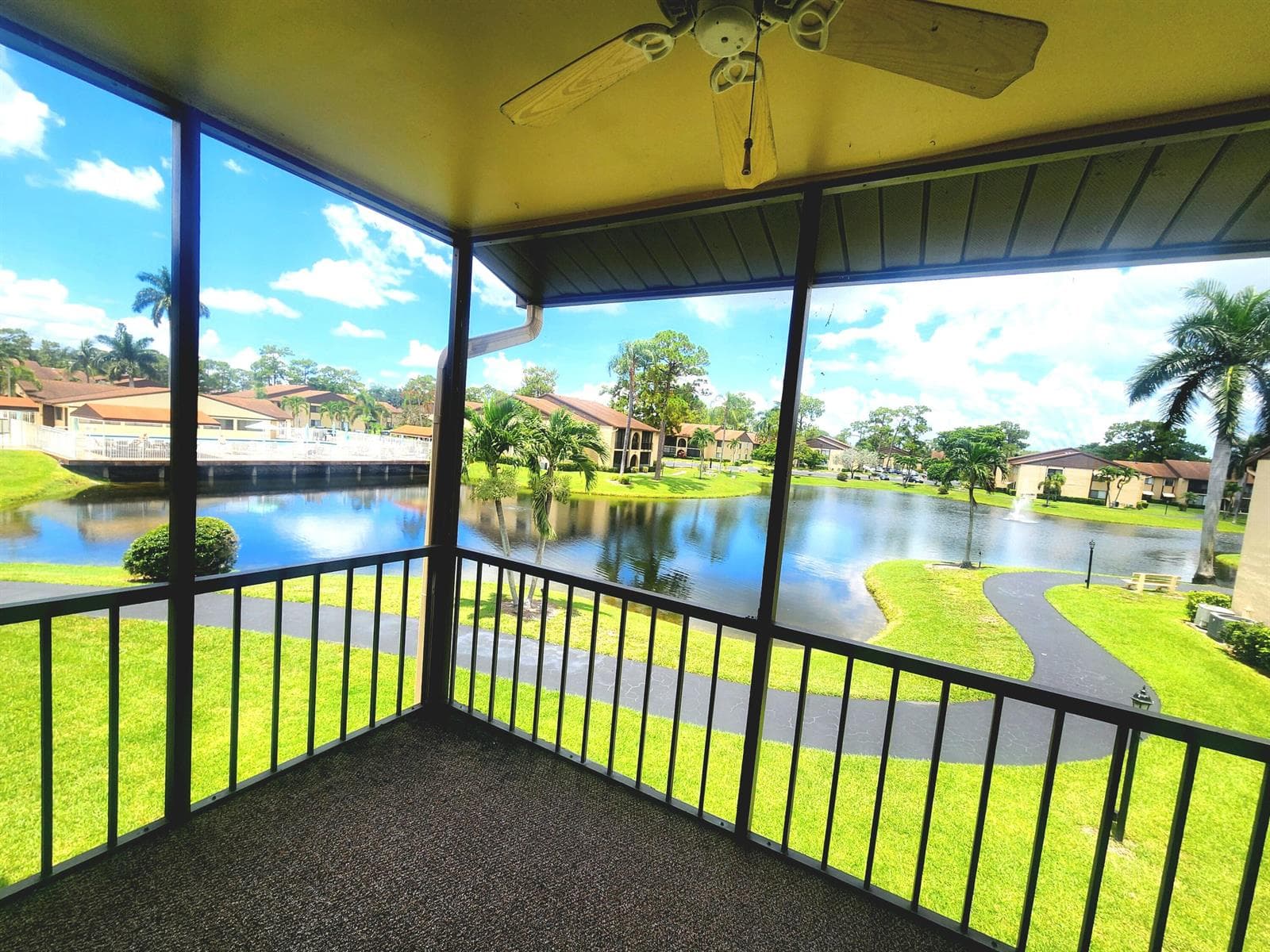 209 Pine Hov Circle # 2, FL 33463