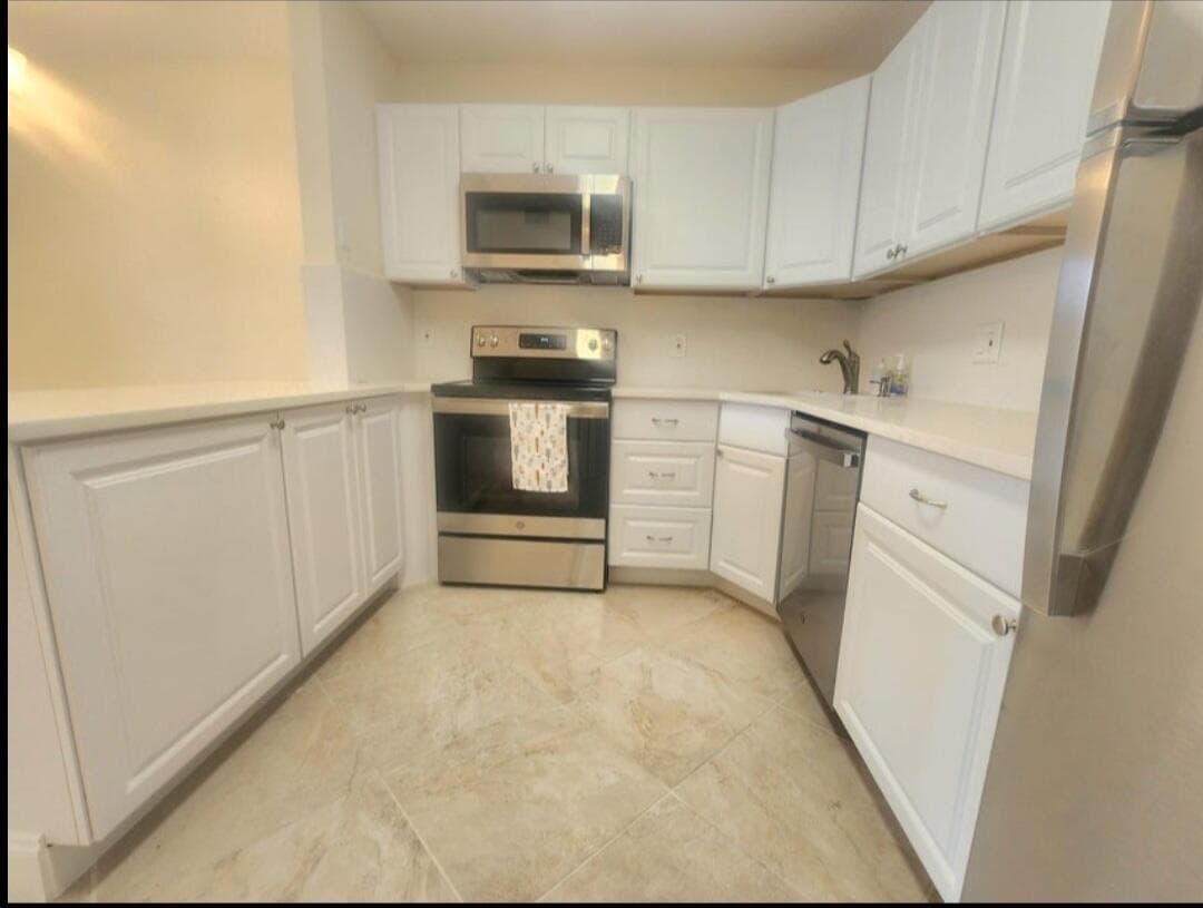 209 Pine Hov Circle # 2, FL 33463 photo 4