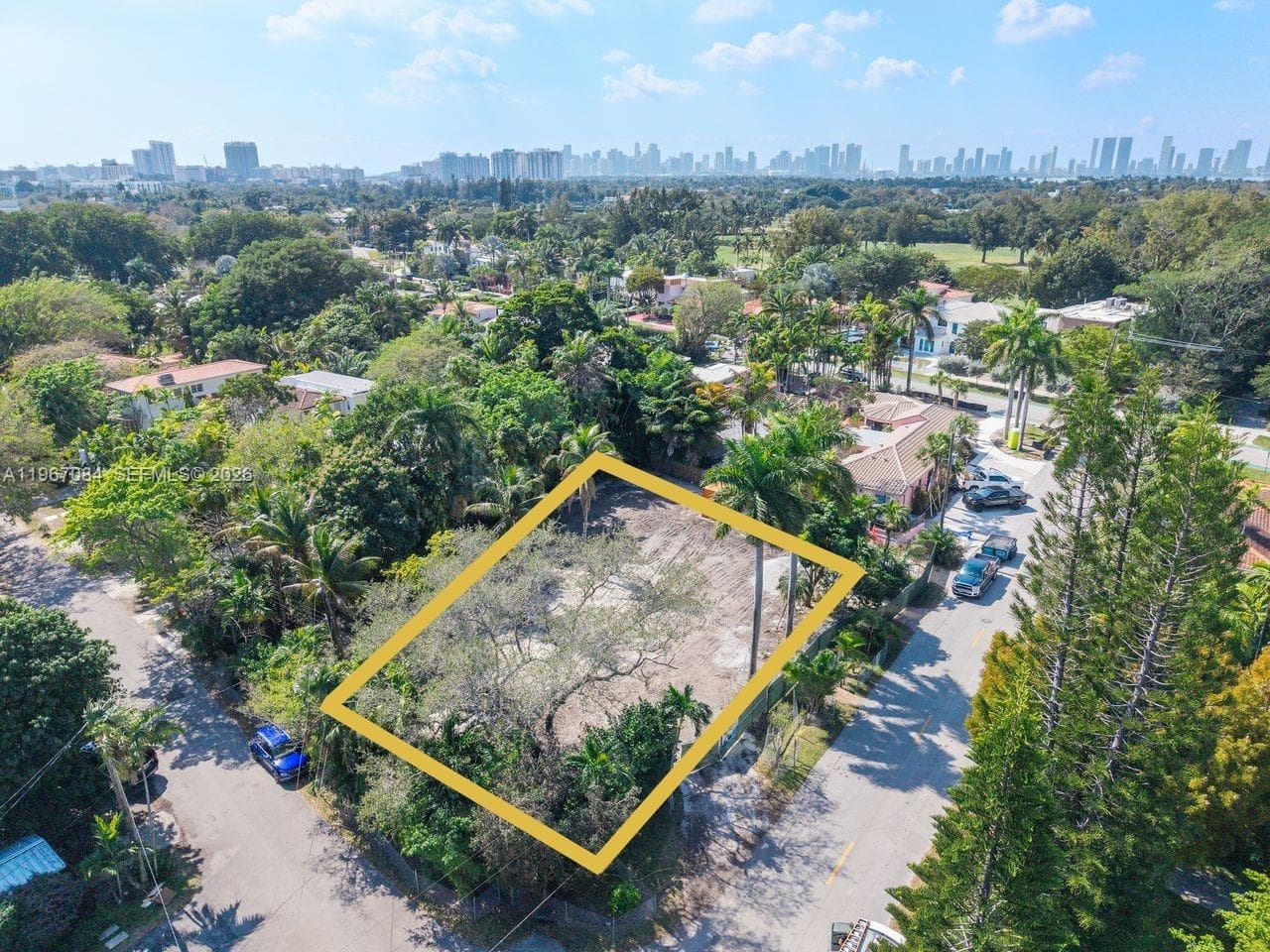 2880 Fairgreen Dr, Miami Beach FL 33140 photo 4