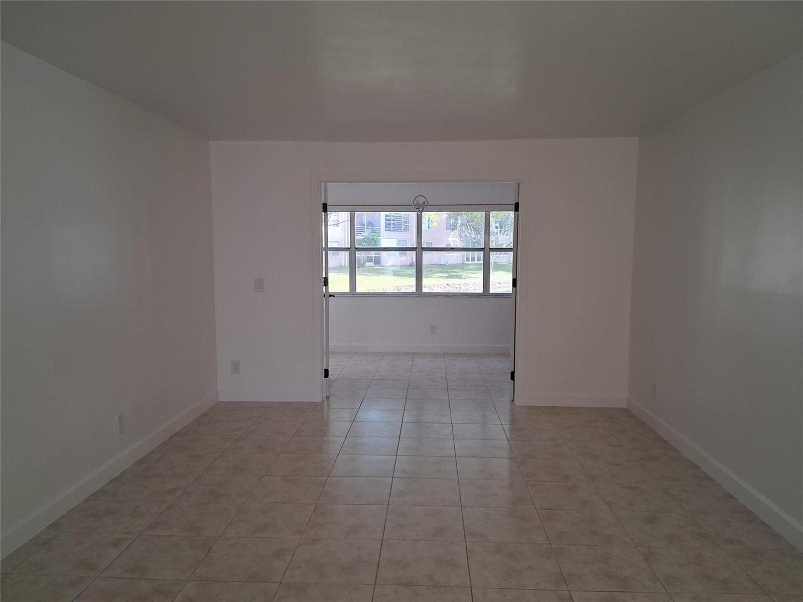 9800 Sunrise Lakes Boulevard # 109, Sunrise FL 33322 photo 2