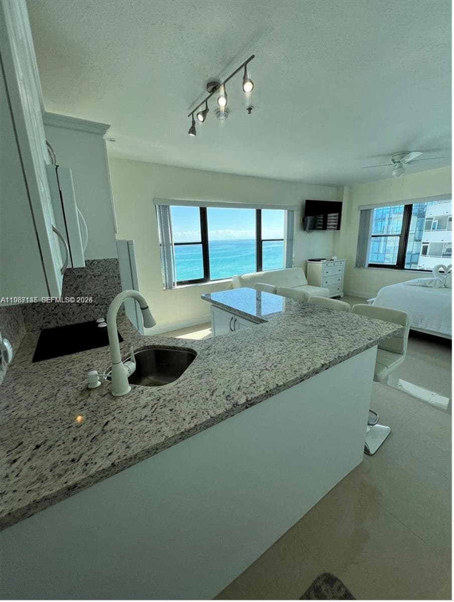 6345 Collins Ave # 908, Miami Beach FL 33141
