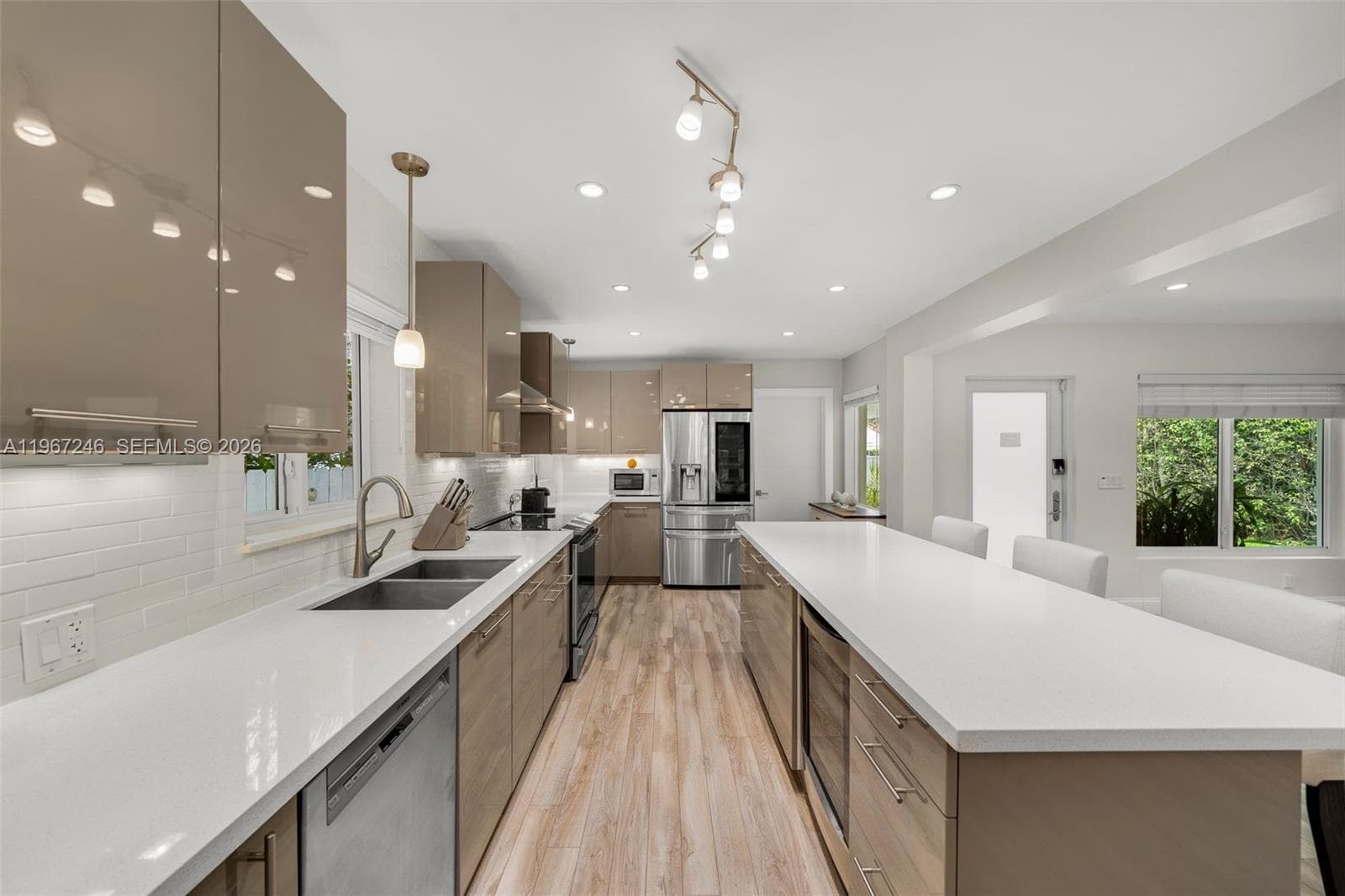 736 W 51 st, Miami Beach FL 33140 photo 2