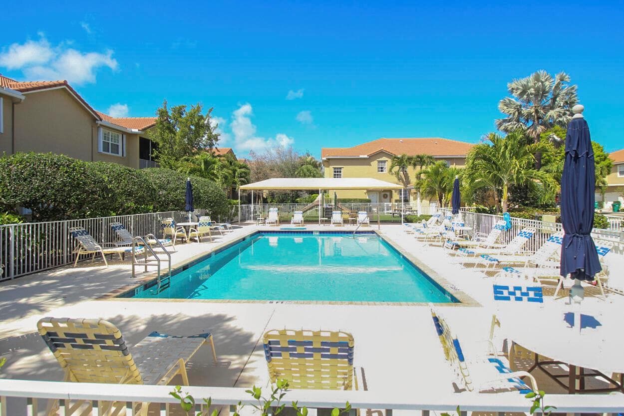 110 Lighthouse Circle # H, Tequesta FL 33469 photo 4