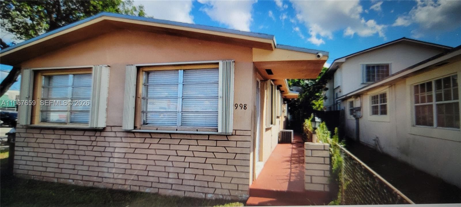 998 E 29th St, Hialeah FL 33013