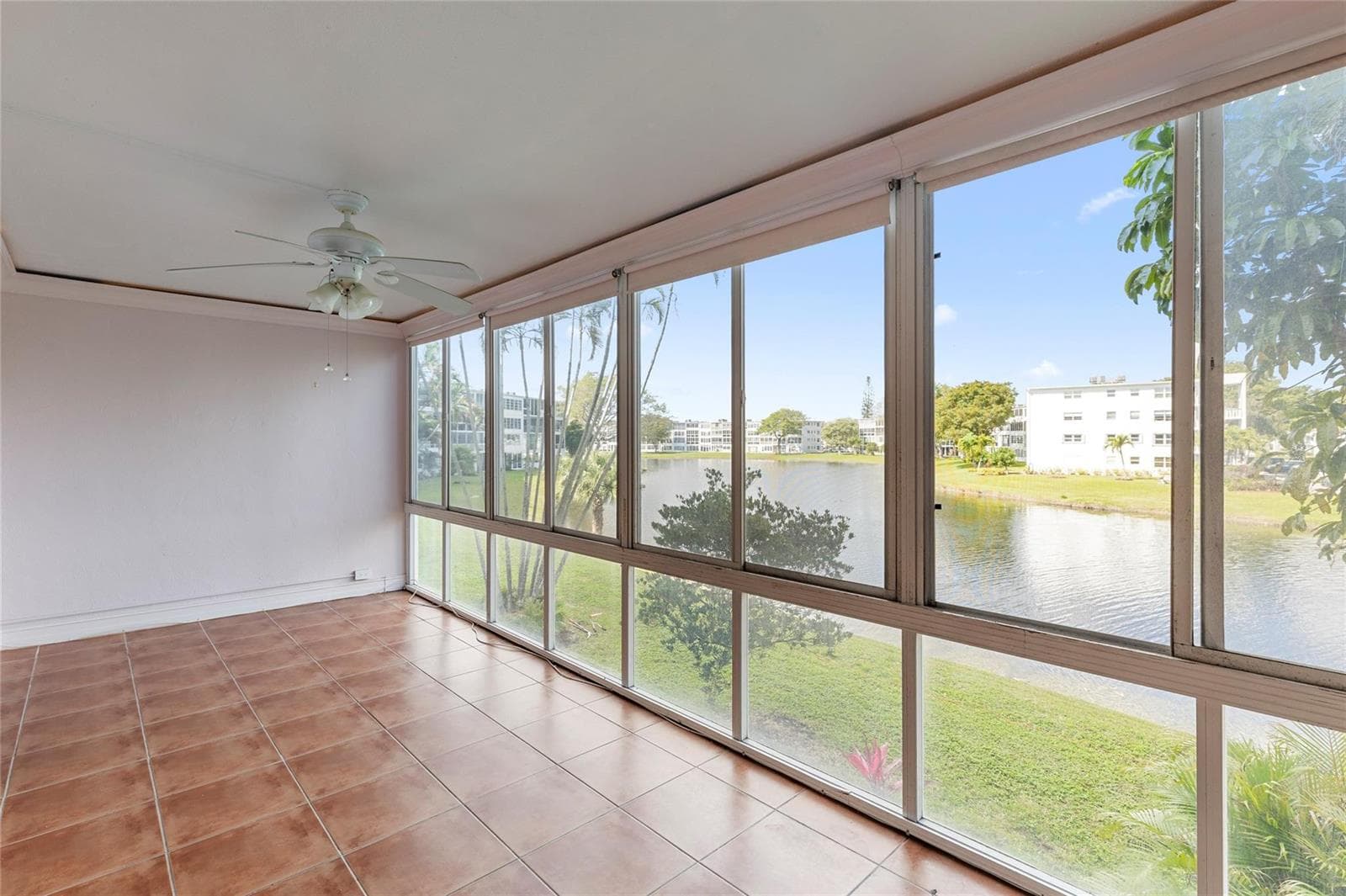 2122 Cambridge F # 2122, Deerfield Beach FL 33442 photo 3