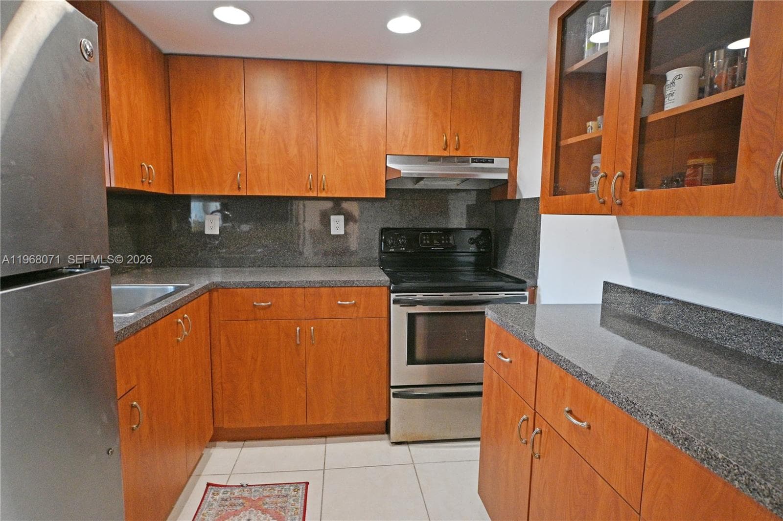 947 Lenox Ave # 203, Miami Beach FL 33139 photo 2