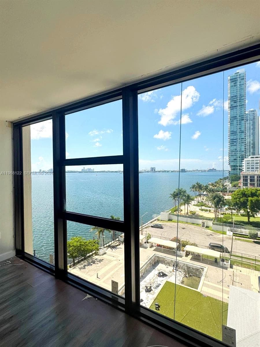 600 NE 36th St # 820, Miami FL 33137 photo 3