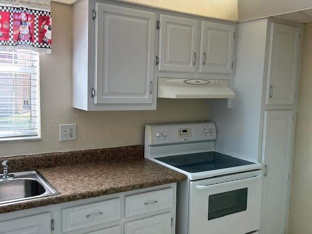 145 Lake Evelyn Drive, West Palm Beach FL 33411 photo 2