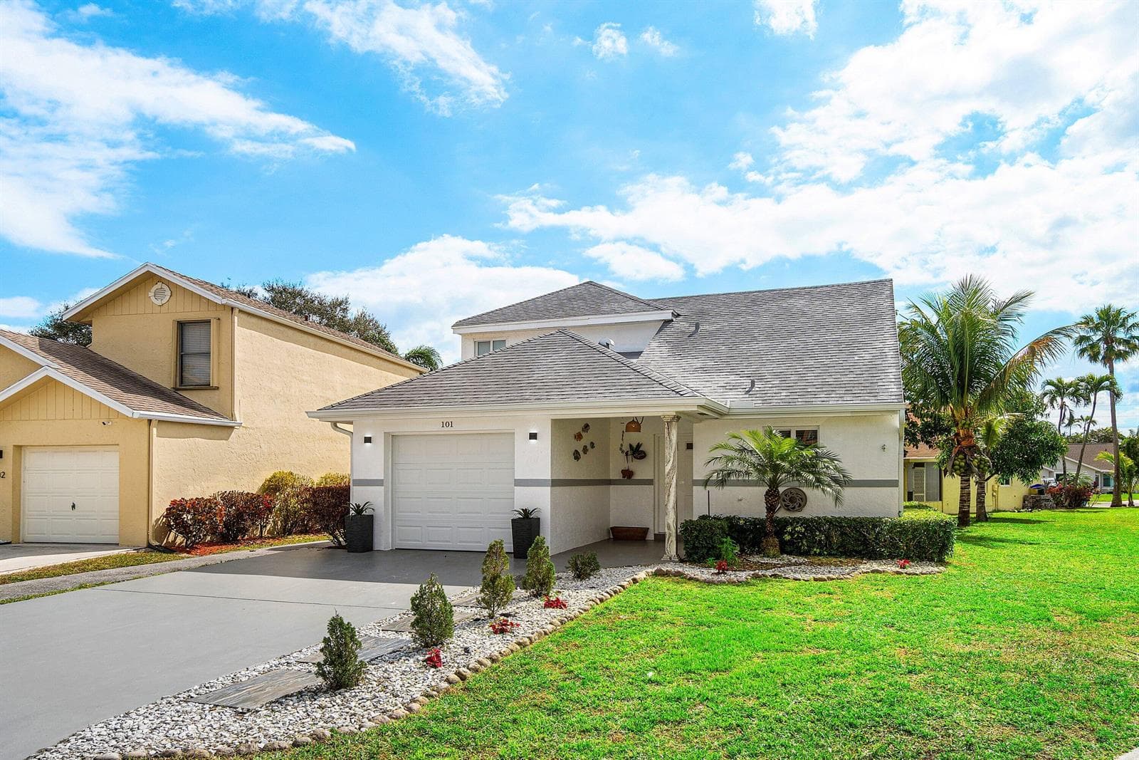 101 Azalea Circle, Boynton Beach FL 33436 photo 2