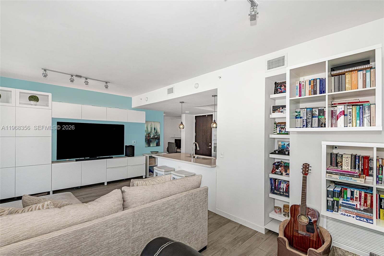 999 SW 1st Ave # 3215, Miami FL 33130