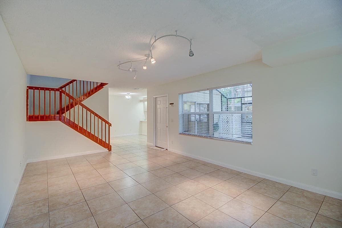 44 Essex Court # B, Royal Palm Beach FL 33411 photo 5