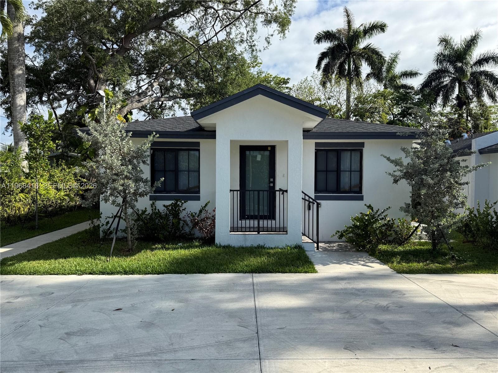 210 SW 3rd St, Florida City FL 33034 photo 2
