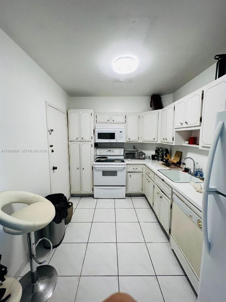 500 Bayview Dr # 1417, Sunny Isles Beach FL 33160 photo 3