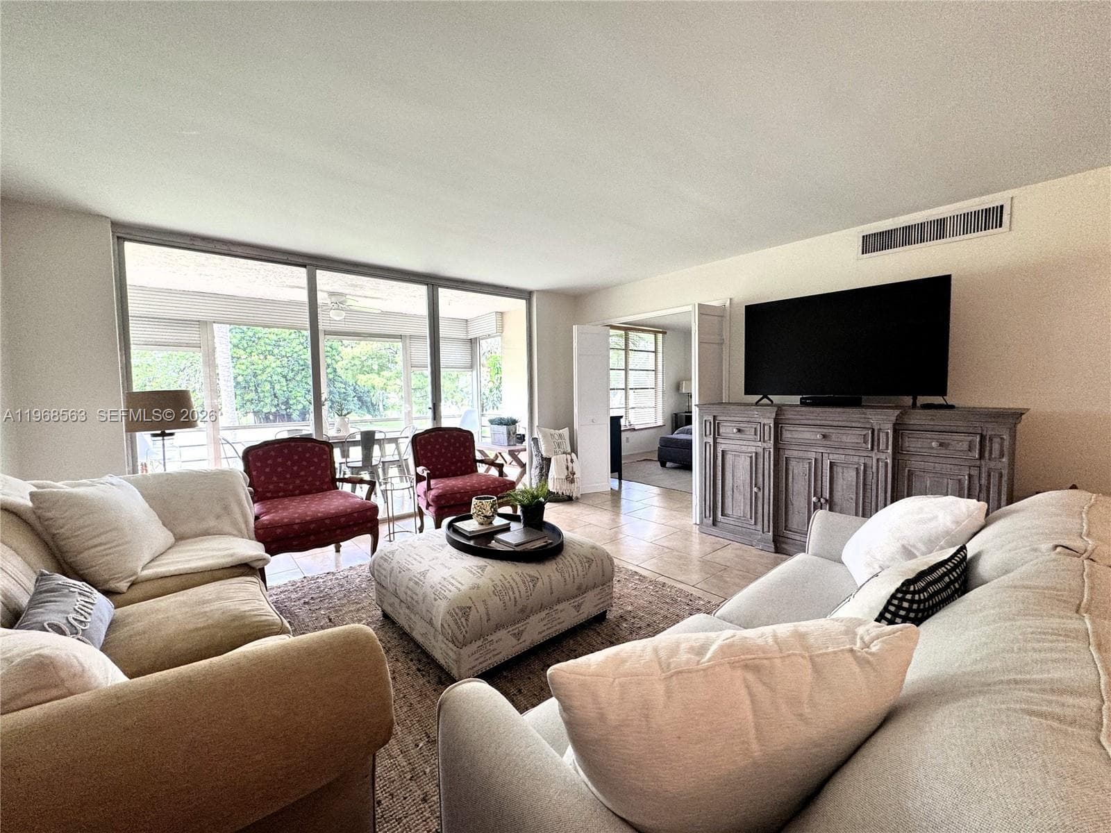 901 W Cypress Ln # 201, Pompano Beach, FL 33069 photo 3