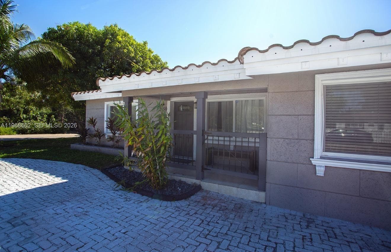 2450 NE 18th St, Pompano Beach FL 33062 photo 3