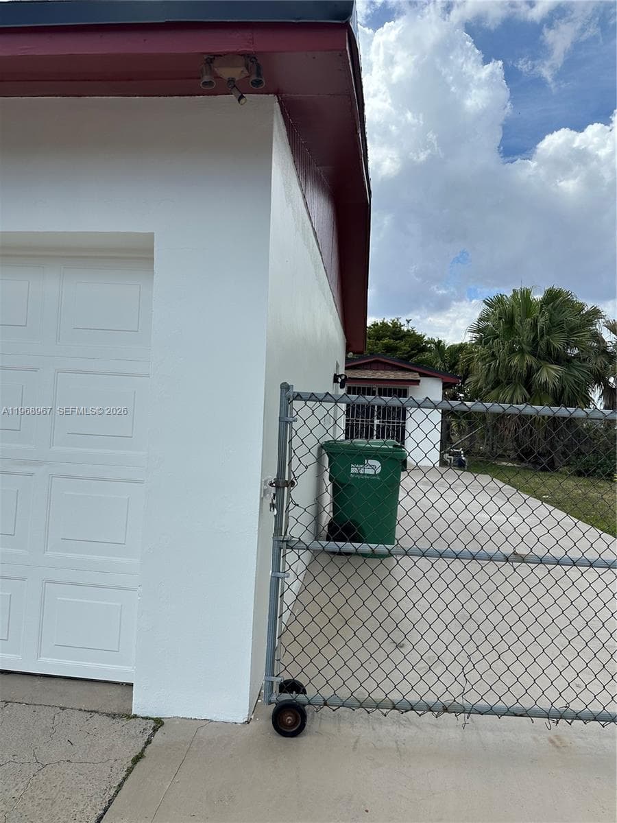 15200 SW 109 ave, Miami FL 33157 photo 3