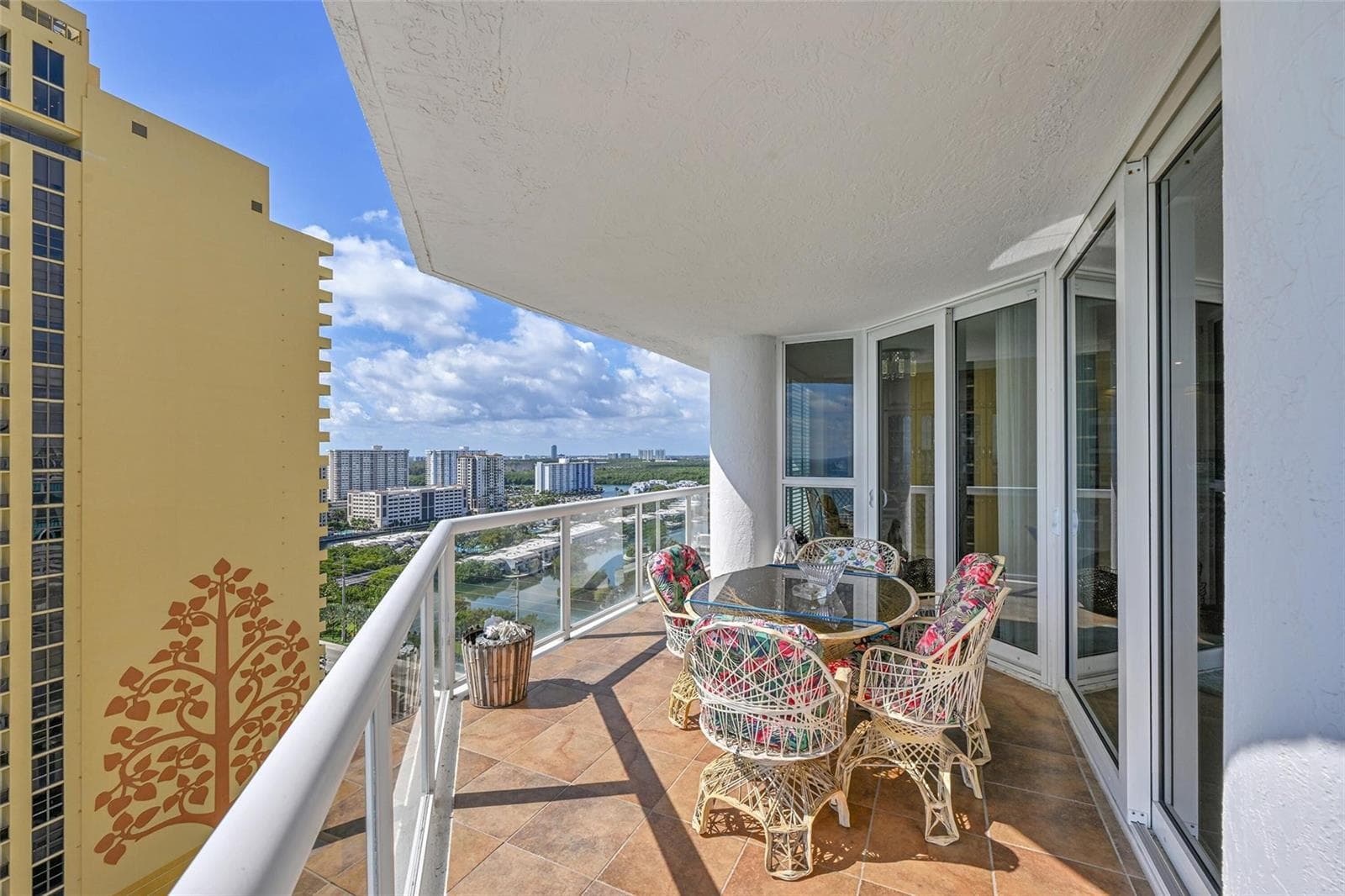 16425 Collins Avenue # 2011, Sunny Isles Beach FL 33160 photo 4