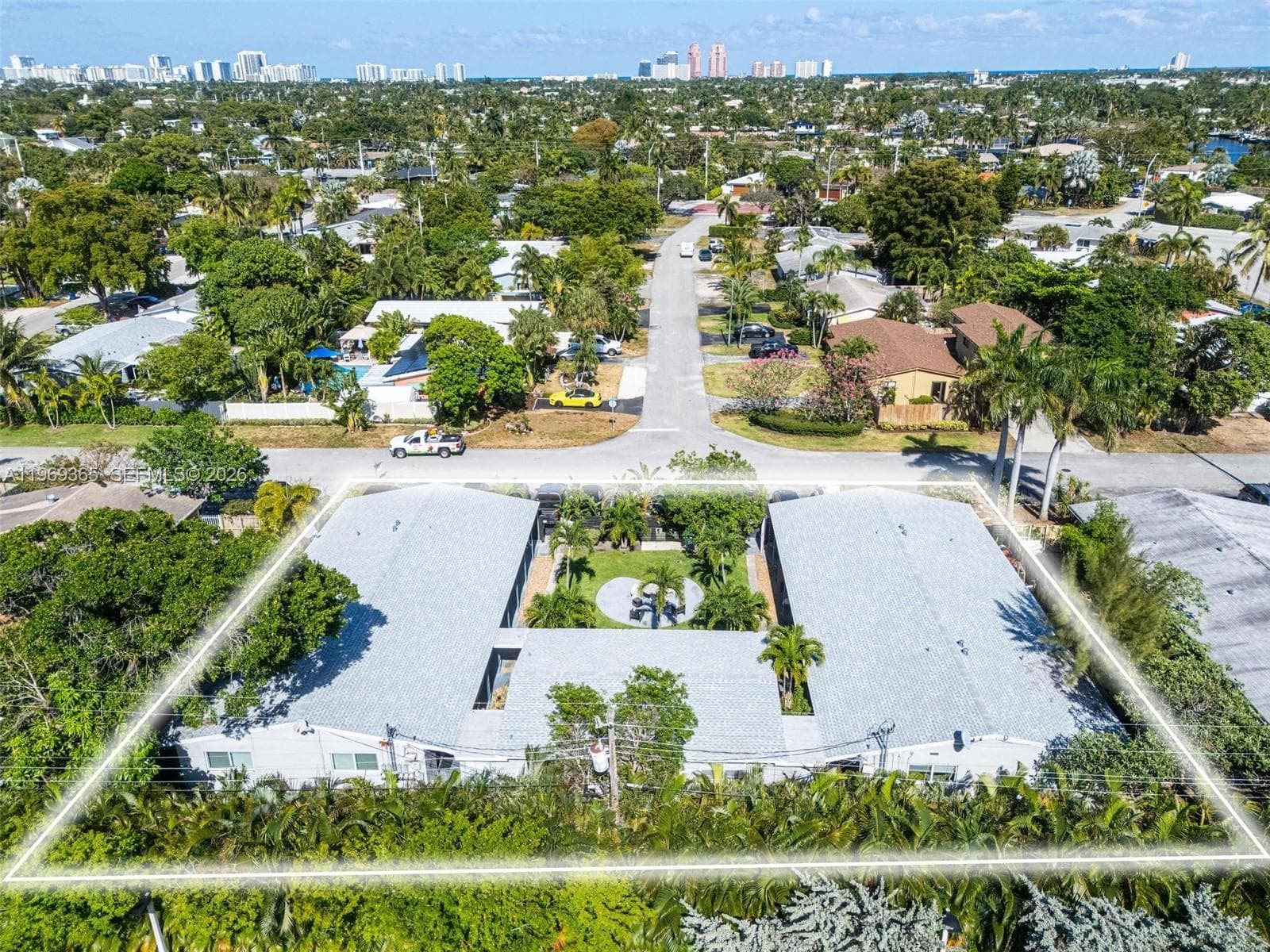 2201 NE 14th Ave, Wilton Manors FL 33305