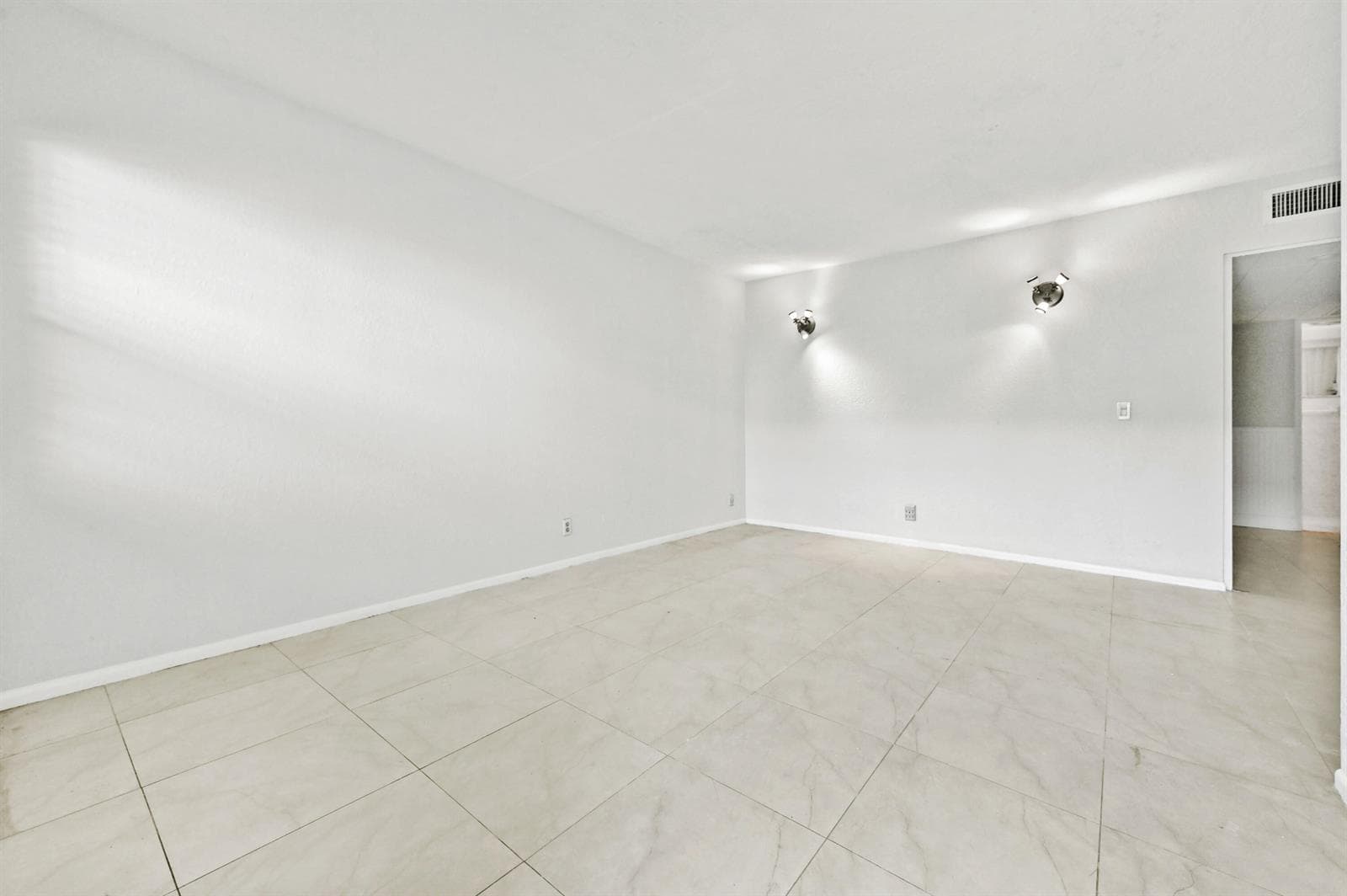 240 Croton Avenue # 102, Lantana FL 33462 photo 3