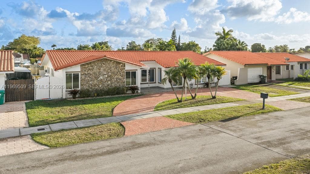 13170 SW 20th St, Miami FL 33175 photo 2