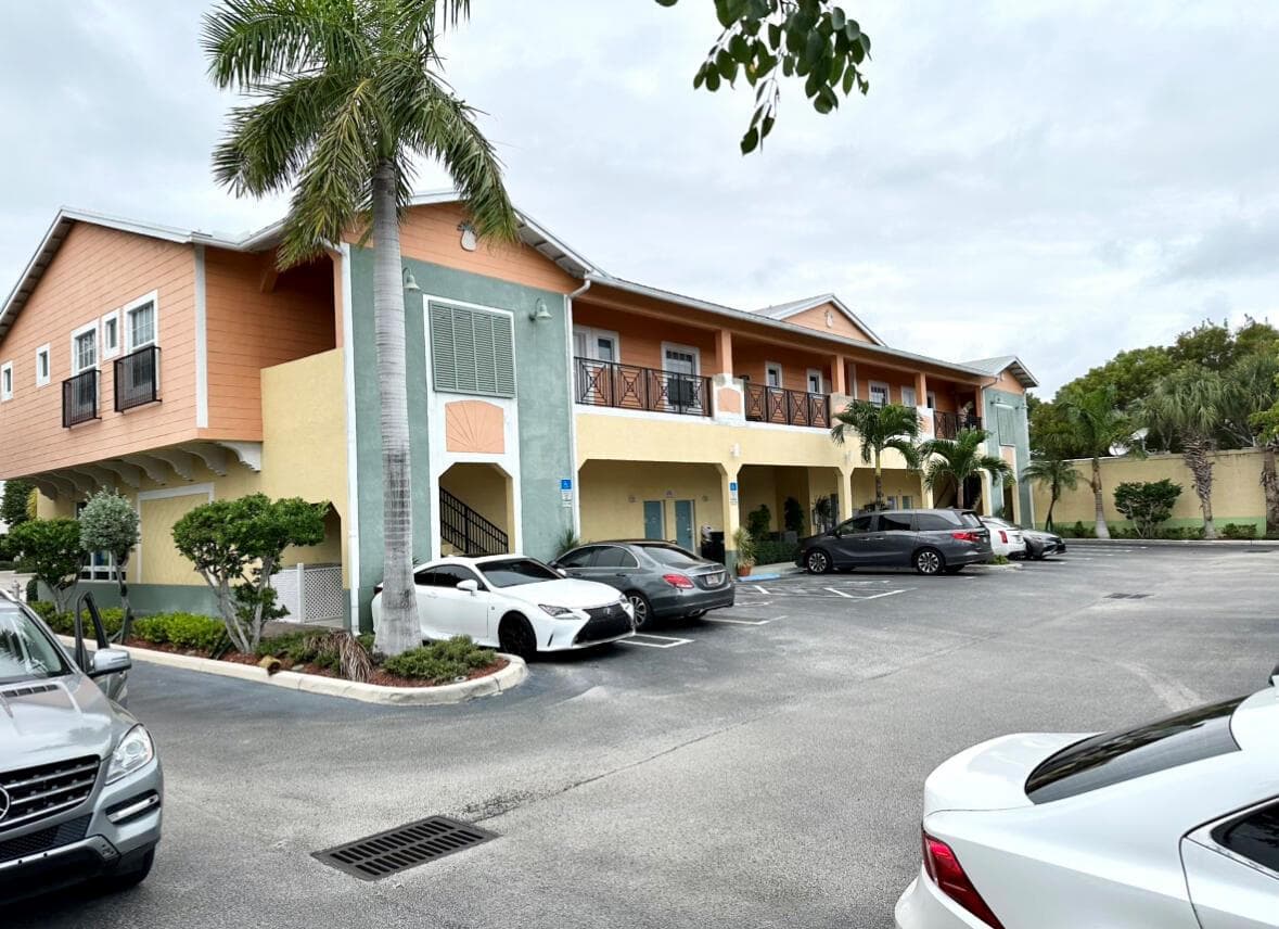 325 NE 2nd Avenue # 101, Delray Beach FL 33444 photo 2